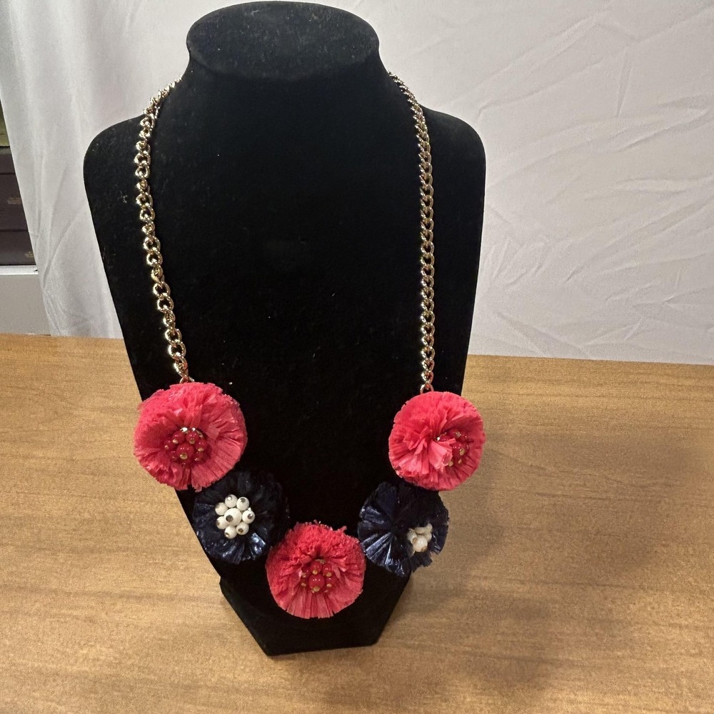 Talbots Necklace Flower Bib Women's Statement Imitation Pearl Gold Tone Jewelry‎